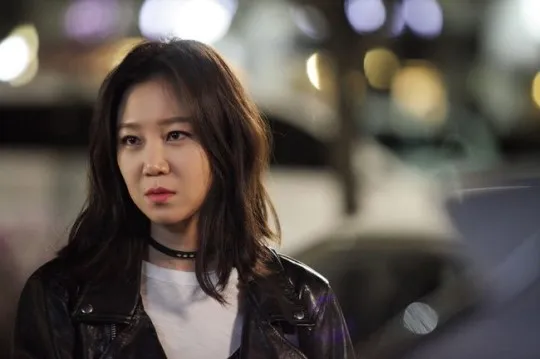 Gong Hye Jin sang produser Music Bank tampil gahar. ©soompi.com
