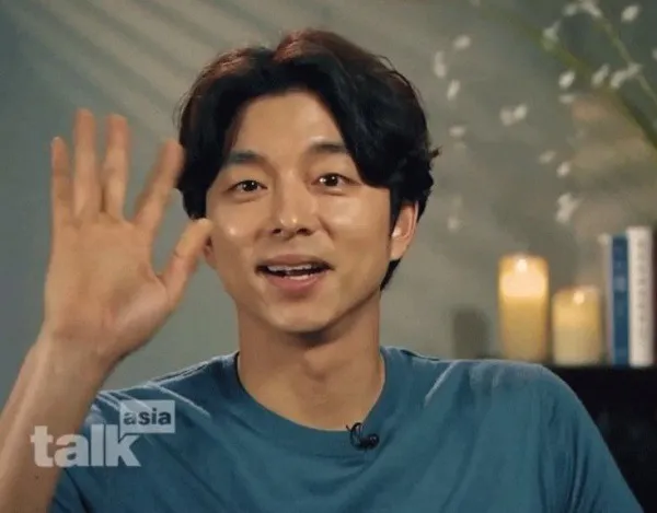 Gong Yoo saat wawancara bersama Talk Asia. İkpopherald.com