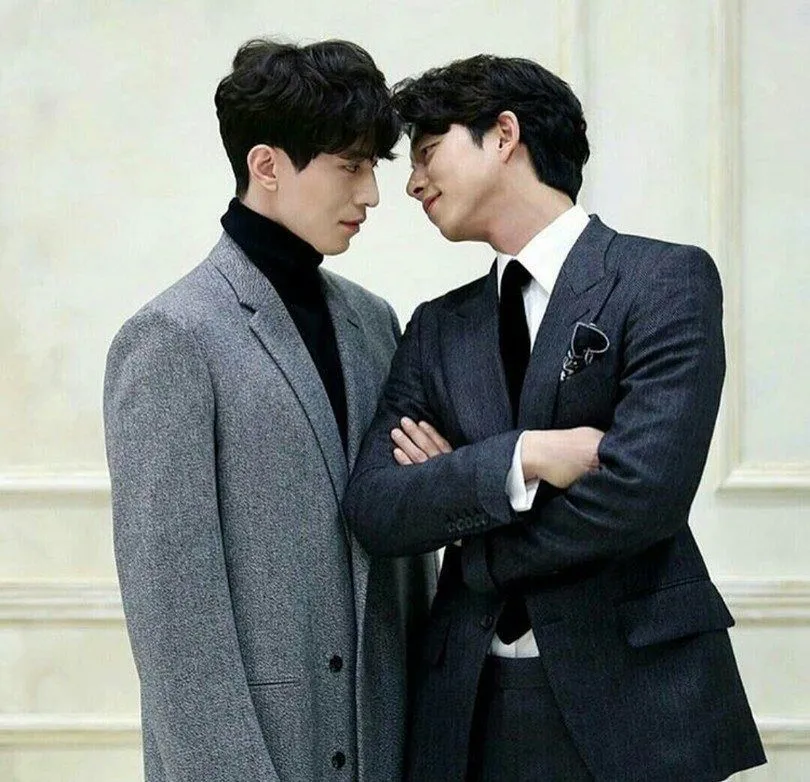 Gong Yoo dan Lee Dong Wook ternyata sudah saling mengenal saat wajib militer bareng. ©tvN