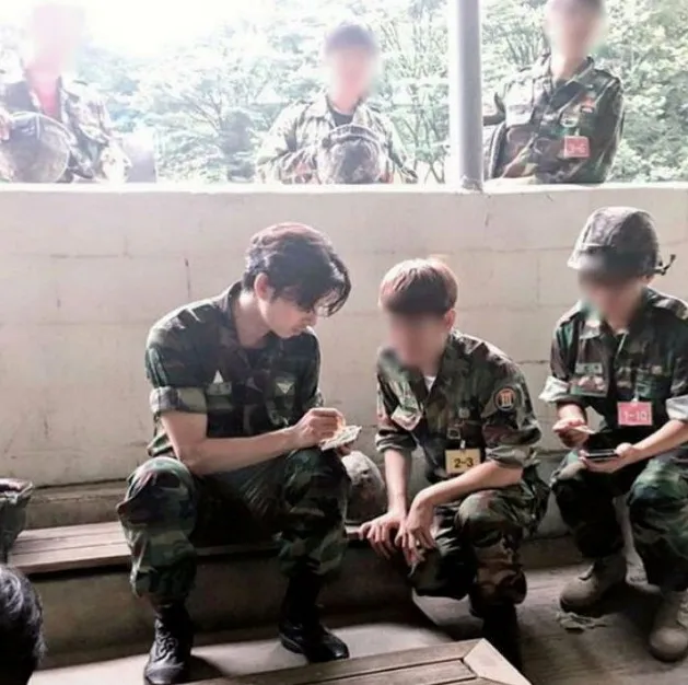 Gong Yoo saat jalani inactive duty © dramafever.com