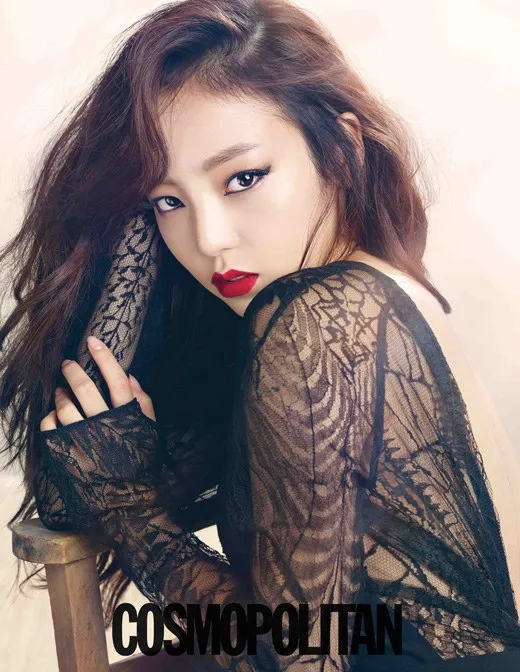 Goo Hara menjalani pemotretan dengan Cosmopolitan. ©soompi.com