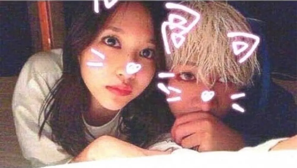 Wefie Mina dan Bambam yang bikin banyak fanboys murka © Istimewa