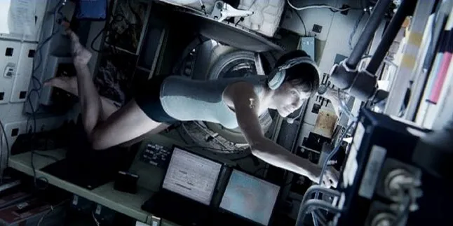Menelepon Astronot