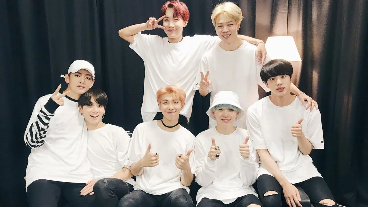 BTS (credit: twitter.com/bts_bighit)