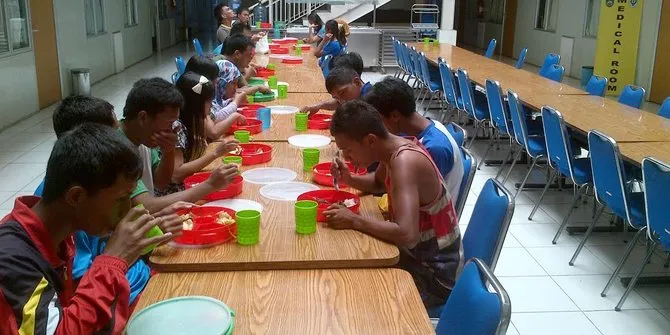 Seperti ini kondisi atlet disabilitas Sumsel saat makan © Merdeka
