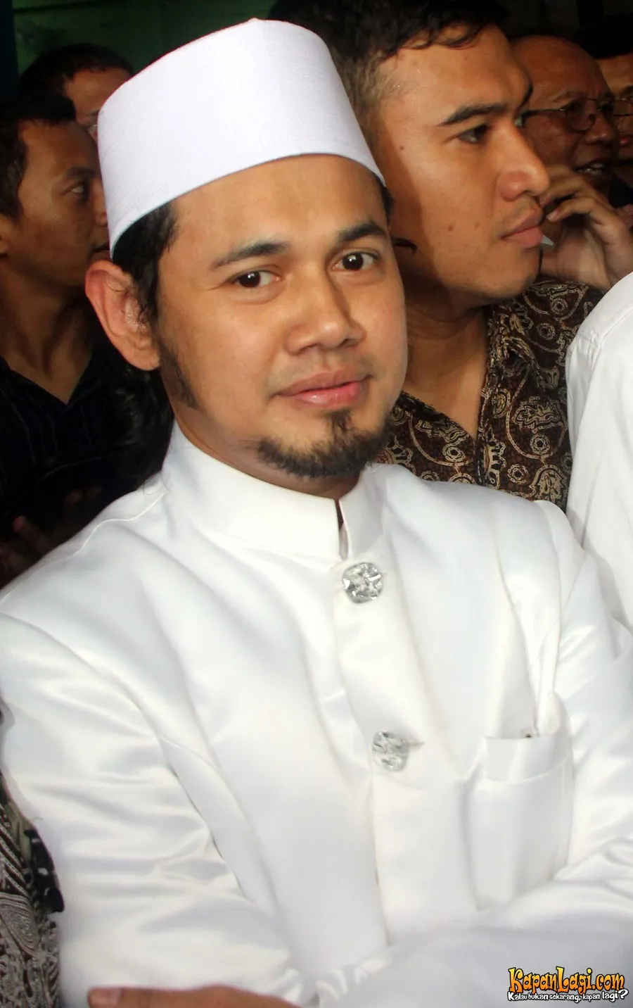 UGB bersumpah di atas Al-Quran tidak kenal dengan korban yang mengaku ia perkosa. @KapanLagi.com®