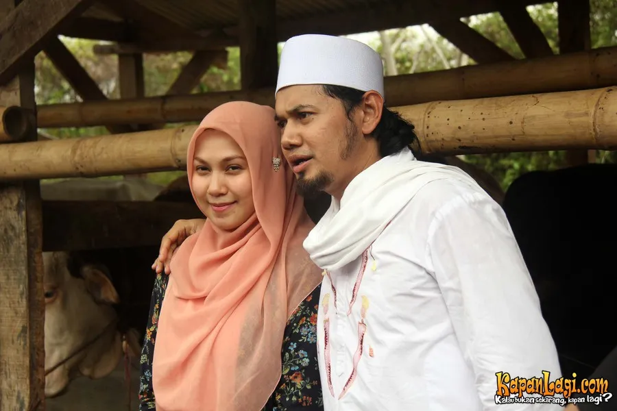 Puput Melati - Ustaz Guntur Bumi © KapanLagi.com