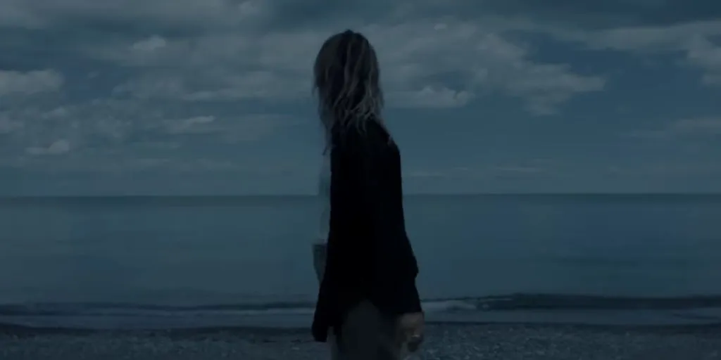 The Beaches - What Doesn't Kill You Makes You Paranoid