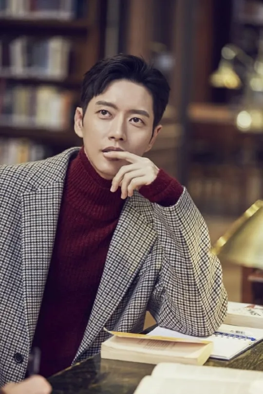 Park Hae Jin bocorkan cara PDKT yang menurutnya tak pernah gagal. 孟oompi.com