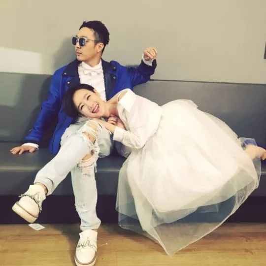 Bagai dunia milik berdua © soompi.com