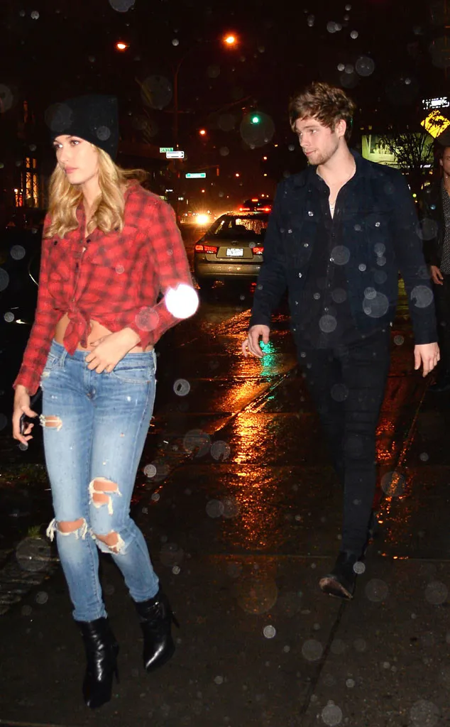 Hailey dan Luke tertangkap dinner romantis, pacaran? © eonline.com