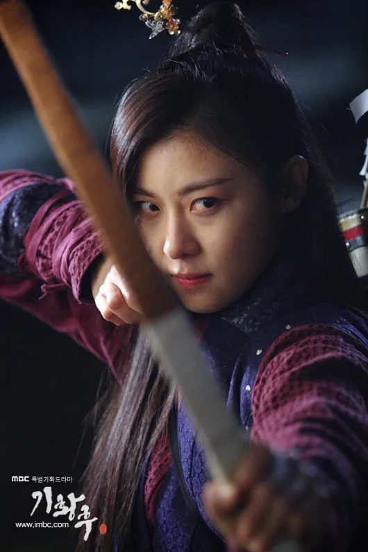 Ha Ji Won dalam Empress Ki. Setuju kalau aksi laganya benar-benar bagus? © MBC