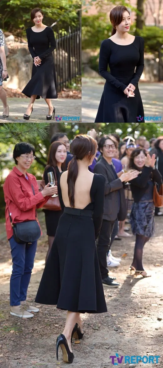Dress hitam Ha Ji Won yang pamerkan punggung seksi asng aktris. © TV Report