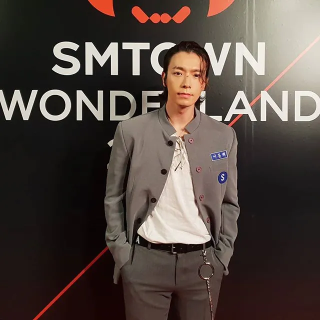 Donghae. Jadi apa nih? Š SMTOWN