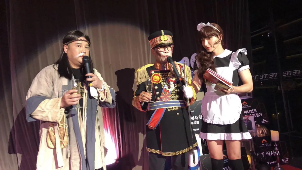 Dari kiri ke kanan: Shindong, Lee Soo Man, Leeteuk © SMTOWN