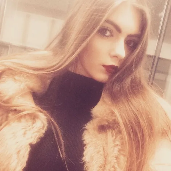 Wanita ini dipecat dengan alasan terlalu cantik dari pekerjaannya © instagram.com/hulseemma