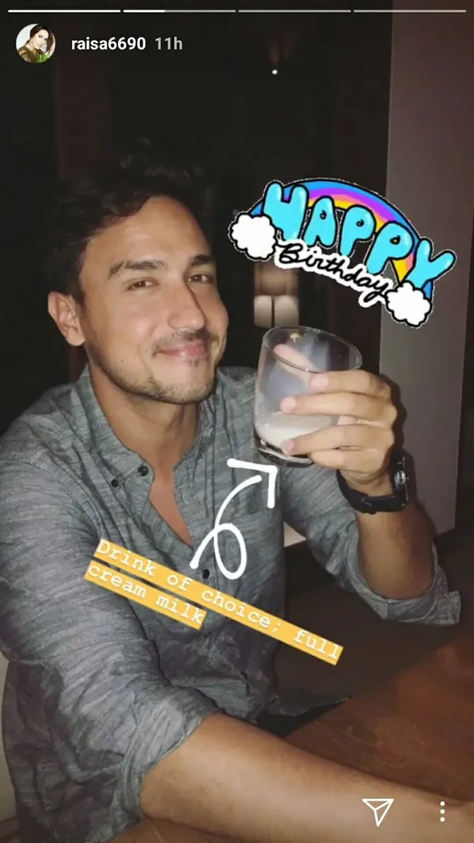 (credit : instagram.com/raisa6690)