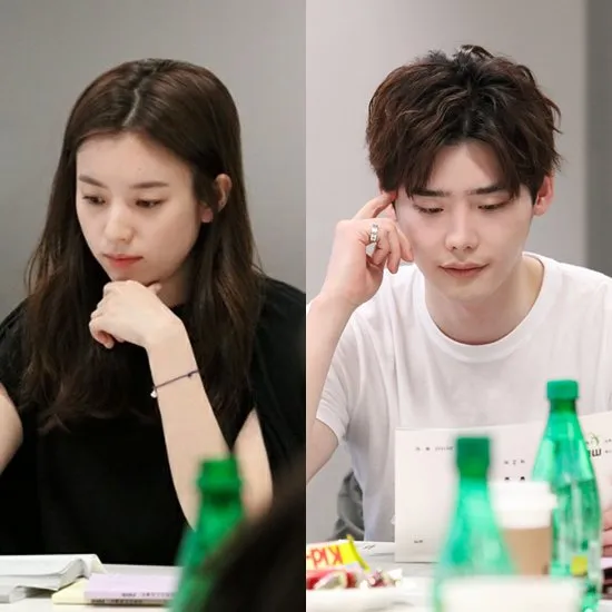 Han Hyo Joo dan Lee Jong Suk dalam pembacaan naskah pertama W. ©hancinema.net