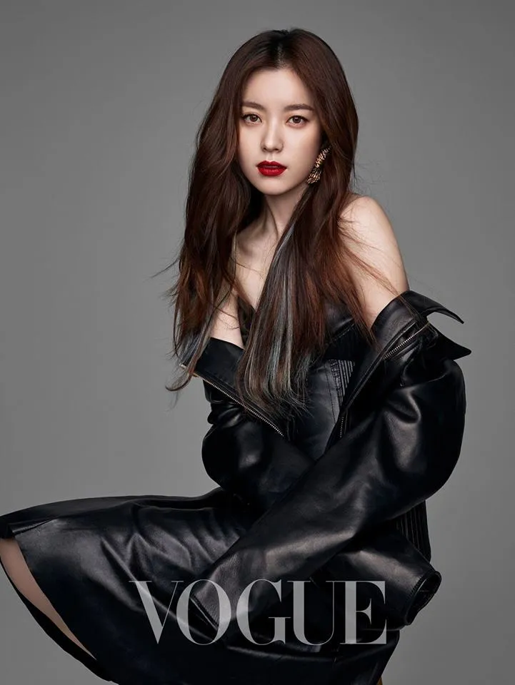 Han Hyo Joo cantiknya kebangetan © Vogue Taiwan