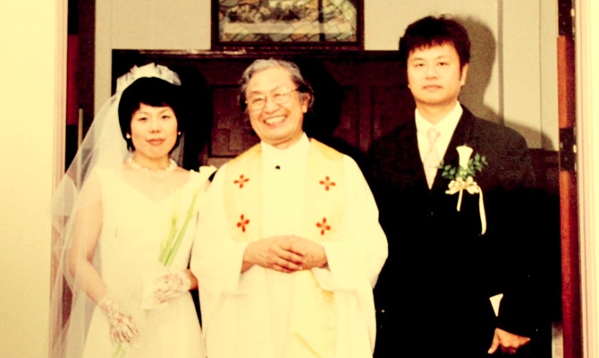Shigo Yasutake dan istrinya, Chie saat menikah. © NTD TV