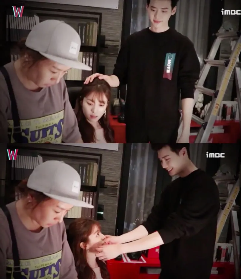 Behind the scene syuting W, Lee Jong Suk manis ke Han Hyo Joo. ©soompi.com