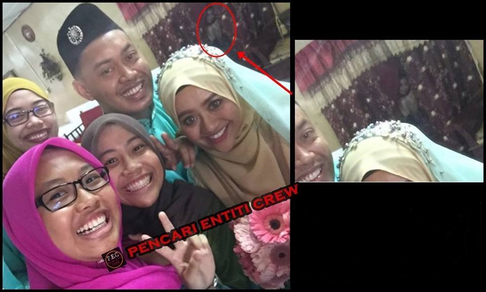 Lagi Selfie Ternyata Ada Penampakan Wanita Pucat Di Foto Ini