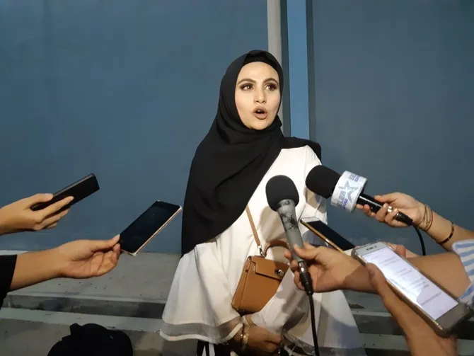 Asya Shara akan berusama beristiqamah tentang putusannya berhijab © KapanLagi.com