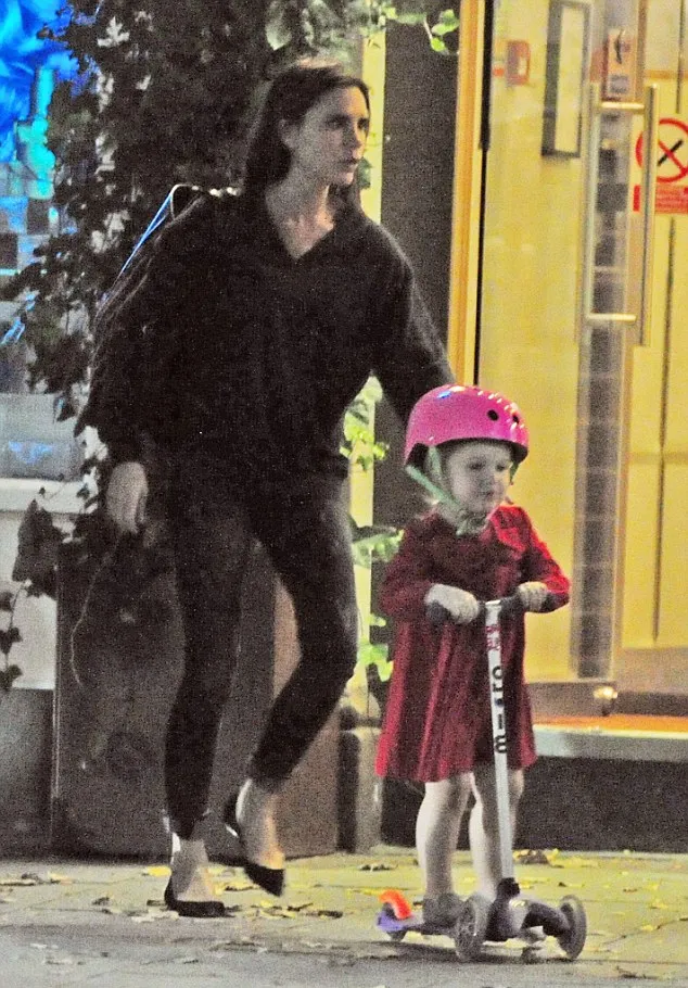 Victoria Beckham dan Harper @ istimewa