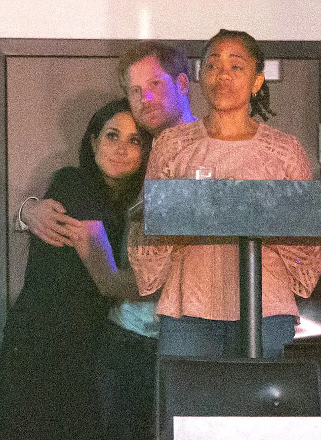 Ibunda Meghan akhirnya bertemu dengan Harry © dailymail.co.uk
