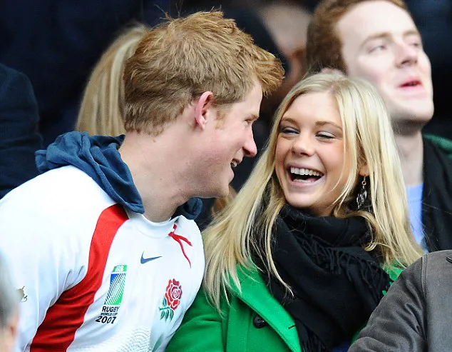Harry dan Chelsy dikabarkan akan balikan © dailymail.co.uk