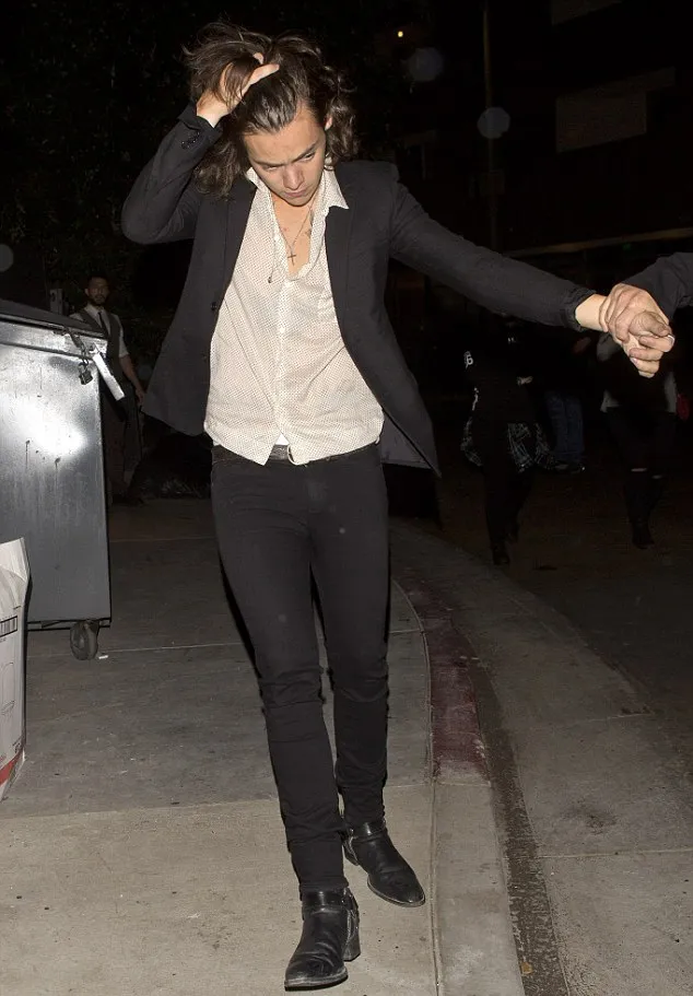 Wajah kesal Harry saat gagal merapikan rambutnya @ istimewa