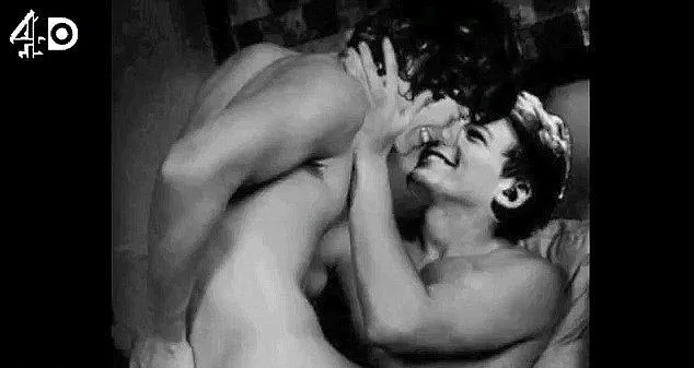 Harry dan Louis @ dailymail.co.uk