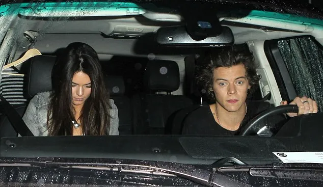 Kendall dan Harry @ dailymail.co.uk