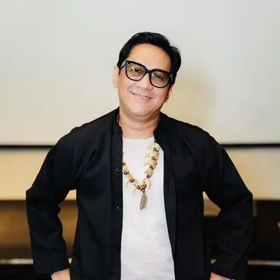 Hattrick, Cerita Andre Taulany Main di COMIC 8: SANTET K4BIN3T