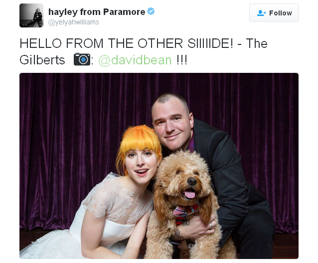 Pakai Caption Romantis, Hayley Williams Pamer Foto 