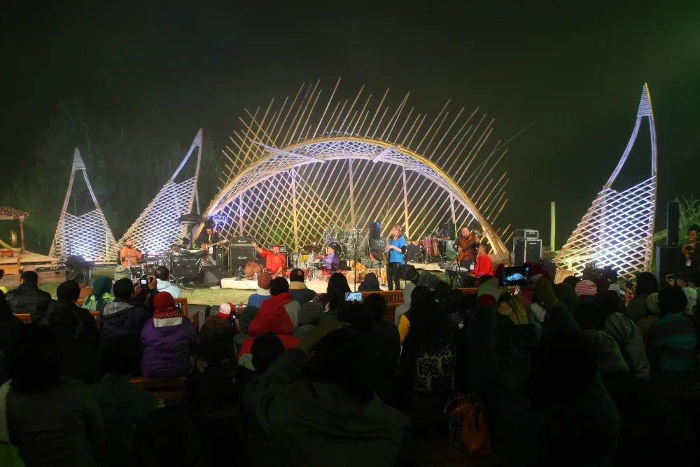 Jazz Gunung Bromo saat malam tiba © Jazz Gunung Bromo