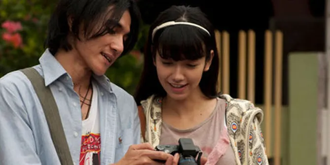 Film yang diperankan oleh Vino G. Bastian dan Velove Vexia mampu membuat para penontonnya menjadi nangis histeris.