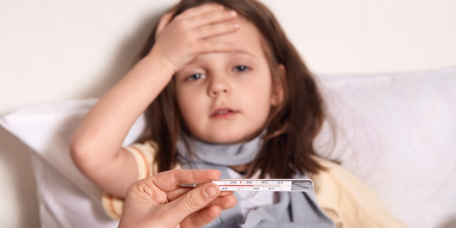 10 Effective and Simple Ways to Reduce Child's Fever