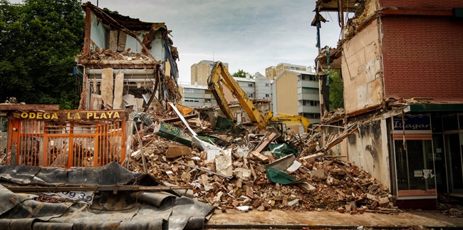 12 Meanings of Dreams about Collapsing and Damaged Buildings, Not Always a Bad Sign