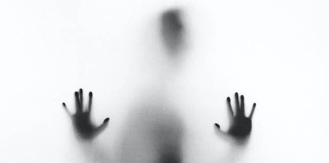 13 Meanings of Dreaming About Ghosts, Related to Emotional and Mental State
