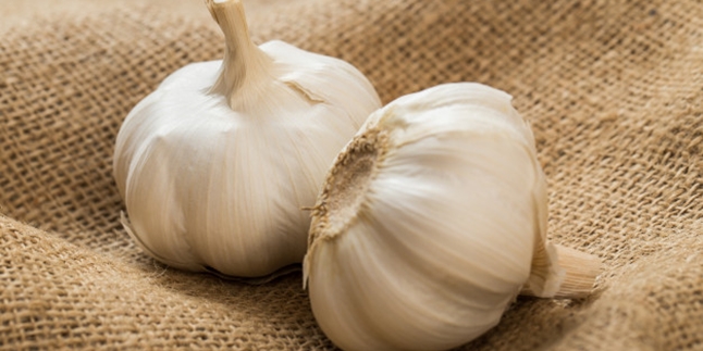 Rarely Known. 17 Benefits of Raw Garlic for Women