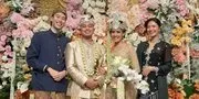 7 Potret Vidi Aldiano Nyanyi Hingga Flashmob di Nikahan Sahabat