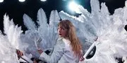 Arti dan Makna Lagu Snow on the Beach Jadi Sorotan karena Taylor Swift Memakai Metafora Cinta Tak Terduga