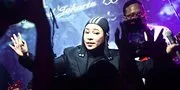 Kembali Sapa Penggemar dengan Lagu-Lagu Hits Legendaris, Potret Meriahkan Pembukaan Uraa