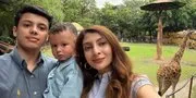 Liburan Seru Bareng Keluarga, Sarah Keihl Ajak Anaknya ke Kebun Binatang