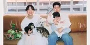 Potret Yoon Seung Ah dan Kim Mu Yeol Rayakan Anniversary Pernikahan ke-11 Bersama Anak