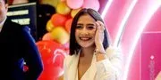 Prilly Latuconsina Bocorkan Rahasia di Balik Kulitnya yang Sehat dan Glowing