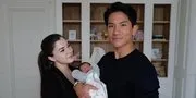 Prince Mateen Foto Bareng Istri dan Anak yang Baru Lahir, Ini Nama Sang Putri