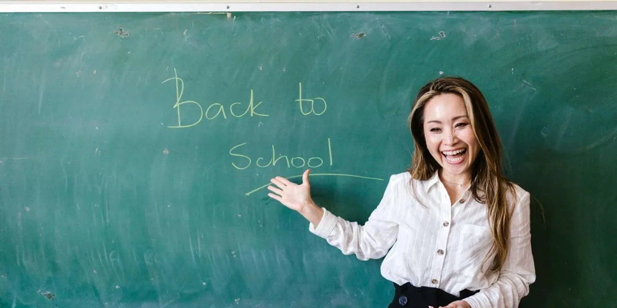  250 Kata Kata Hari Guru Paling Inspiratif dan Menyentuh Hati 