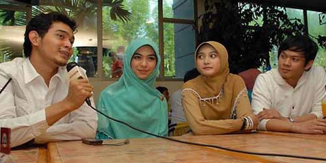 Para Pemain Film KCB 'Diburu' di Aceh - KapanLagi.com